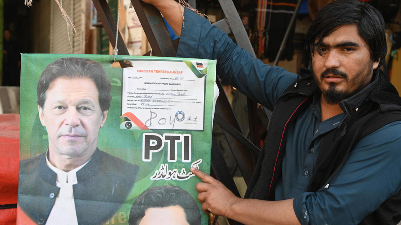 বিরোধী দলে থাকার সিদ্ধান্ত পিটিআইয়ের