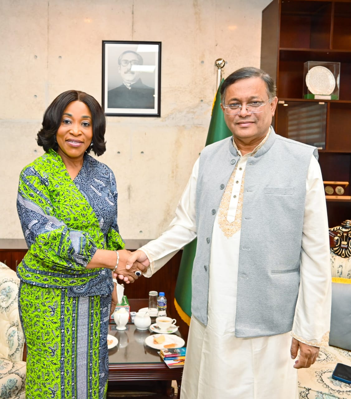 ড. হাছান মাহমুদের সঙ্গে ঘানার পররাষ্ট্রমন্ত্রীর সাক্ষাৎ