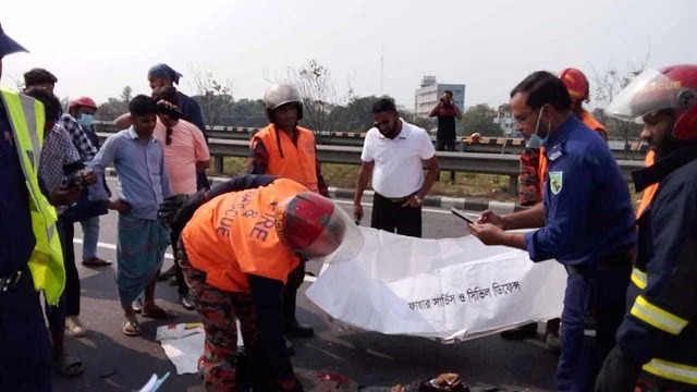 বঙ্গবন্ধু এক্সপ্রেসওয়েতে বাইক দুর্ঘটনায় গেল বাবা-মেয়ের প্রাণ