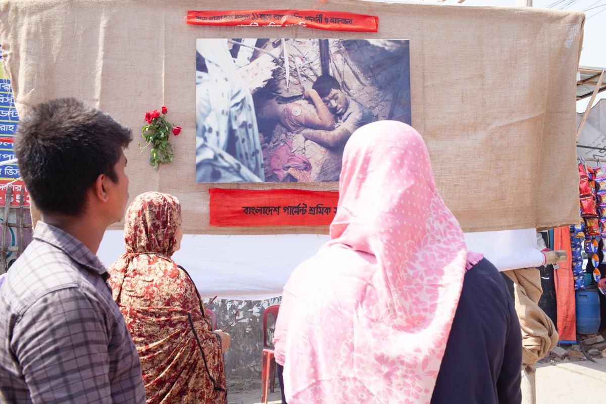 রানা প্লাজা ট্র্যাজেডি: দোষীদের শাস্তি দাবিতে আলোকচিত্র প্রদর্শনী