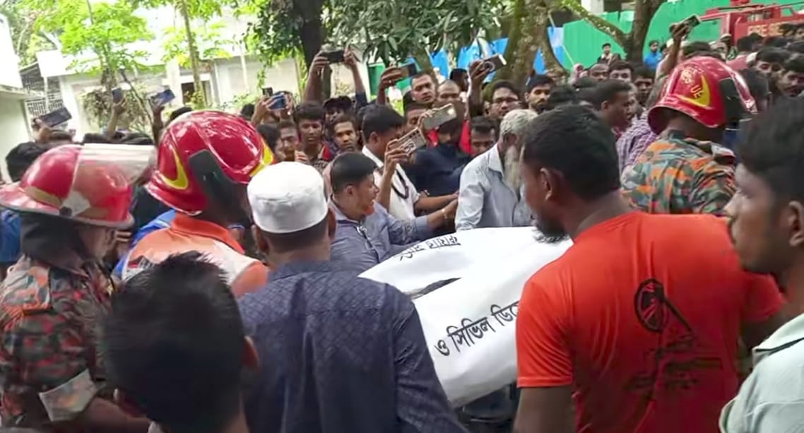 পবিপ্রবিতে দেয়াল ধসে শ্রমিকের মৃত্যু