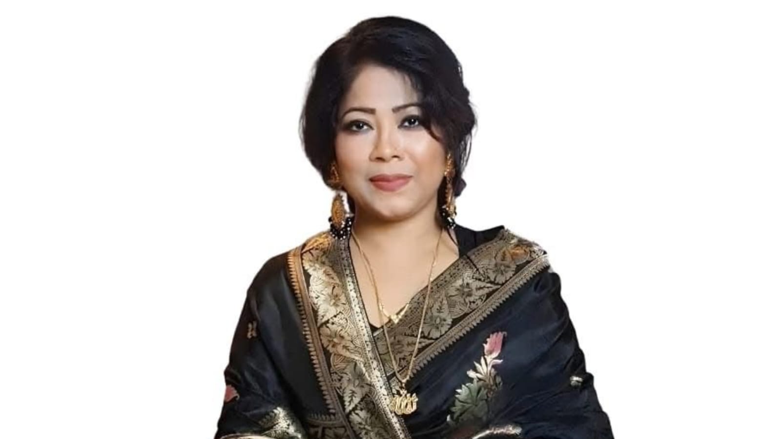 বিএনপির পক্ষে মনোনয়নপত্র নিলেন শফিউল বারীর স্ত্রী বিথীকা