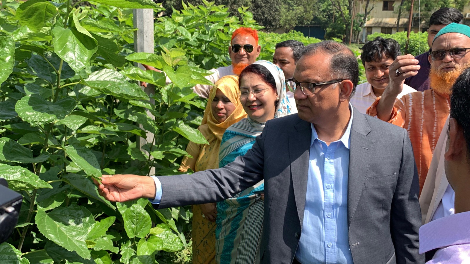 রেশমের হারানো গৌরব ফেরাতে কাজ করছে সরকার: বস্ত্র ও পাট প্রতিমন্ত্রী