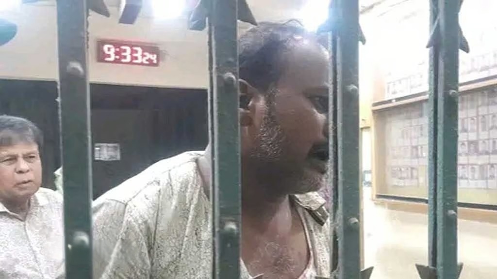 থানায় স্বেচ্ছাসেবক দল নেতাকে মারধরের অভিযোগ, ওসিসহ ৫ পুলিশ প্রত্যাহার