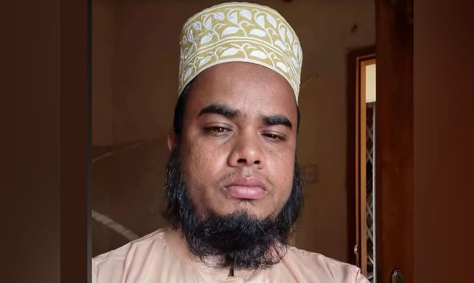 সীতাকুণ্ডে মসজিদে ইমামের ঝুলন্ত মরদেহ, ‘আত্মহত্যা’ ধারণা পুলিশের