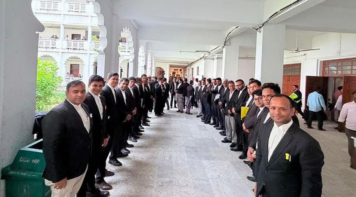 ওবায়দুল কাদেরসহ ৭ জনের মৃত্যুদণ্ড, আওয়ামীপন্থি আইনজীবীদের ‘নীরব প্রতিবাদ’