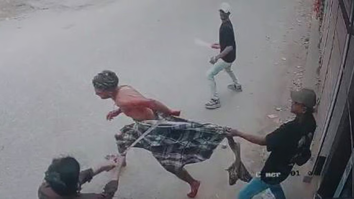 কেরানীগঞ্জে তরুণকে কুপিয়ে ও গুলি করে হত্যা