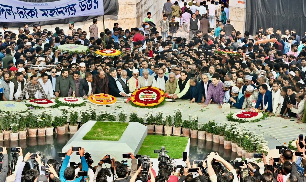 জিয়াউর রহমানের সমাধিতে বিএনপির শ্রদ্ধা