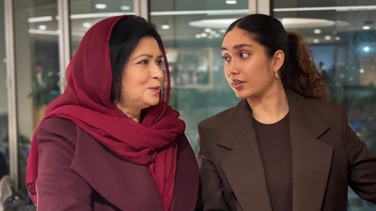 বাসা থেকে এভারকেয়ারের পথে জুবাইদা ও জাইমা রহমান