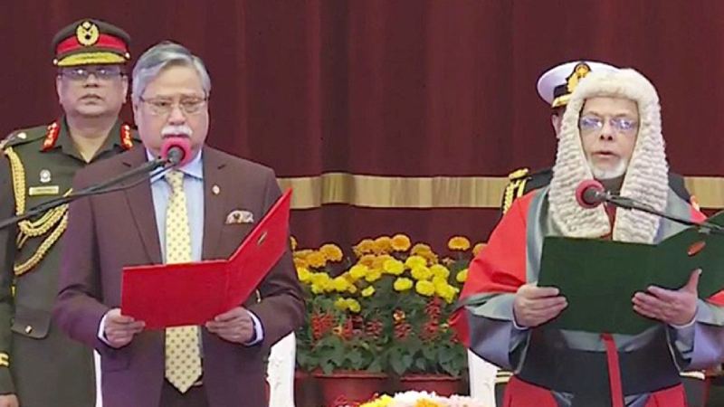 প্রধান বিচারপতি হিসেবে শপথ নিলেন জুবায়ের রহমান চৌধুরী