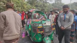 ভোলায় ট্রাকচাপায় অটোরিকশার ৩ যাত্রী নিহত