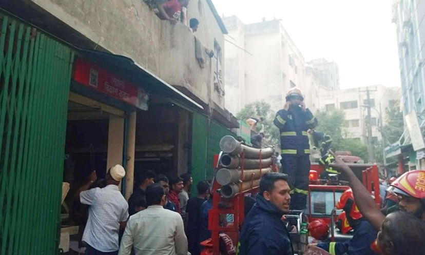 এবার গাউসুল আজম মার্কেটে অগ্নিকাণ্ড