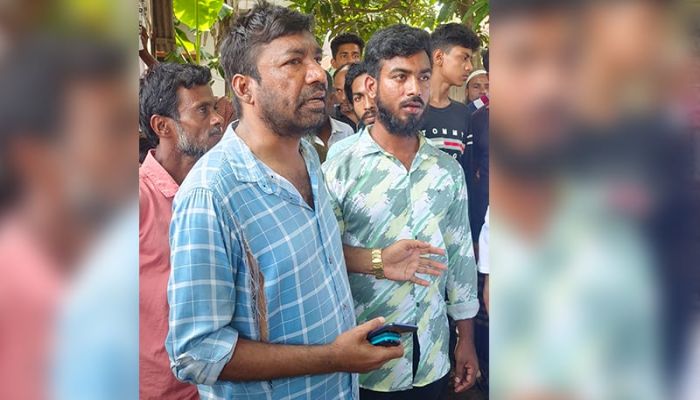 ভোটকেন্দ্রে হামলা ও এজেন্টকে বের করে দেওয়ার অভিযোগ
