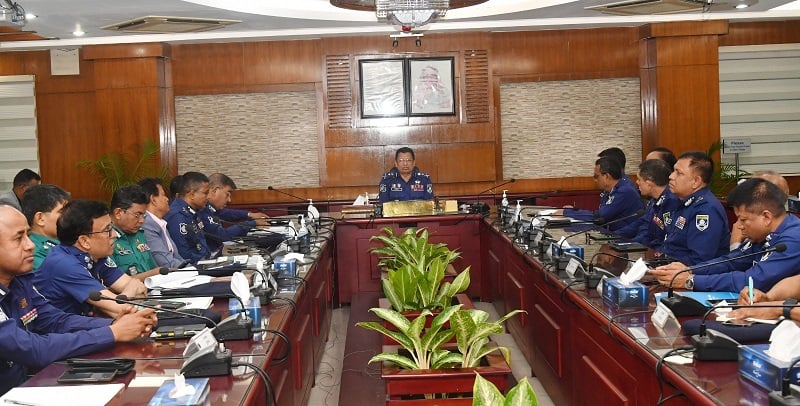 পণ্যবাহী গাড়ি চলাচল নির্বিঘ্ন করতে পুলিশকে আইজিপির নির্দেশ