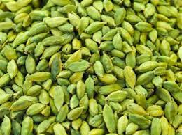 রাতে ঘুমানোর আগে এলাচ খেলে মিলবে যে উপকার
