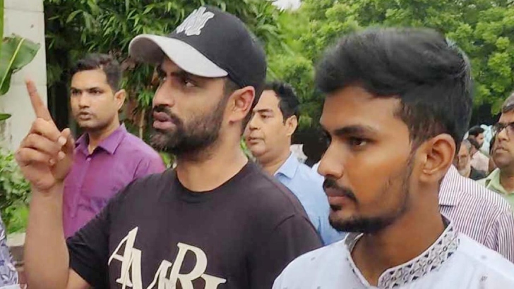 বিসিবি কার্যালয়ে ক্রীড়া উপদেষ্টা সজীব ভূঁইয়া