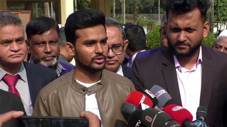 নতজানু পররাষ্ট্রনীতি থেকে সরে এসেছে অন্তর্বর্তী সরকার