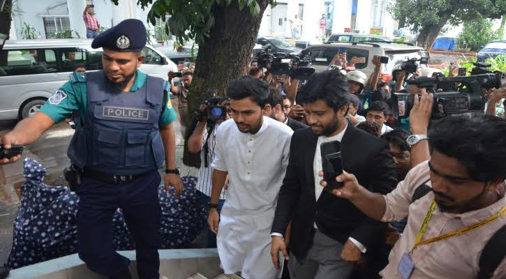 চানখাঁরপুলে ৬ হত্যায় সাক্ষী দিতে ট্রাইব্যুনালে উপদেষ্টা আসিফ মাহমুদ