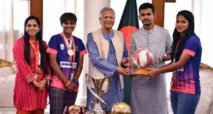 নারী ফুটবলারদের বিভিন্ন সমস্যার কথা শুনেছেন আসিফ মাহমুদ