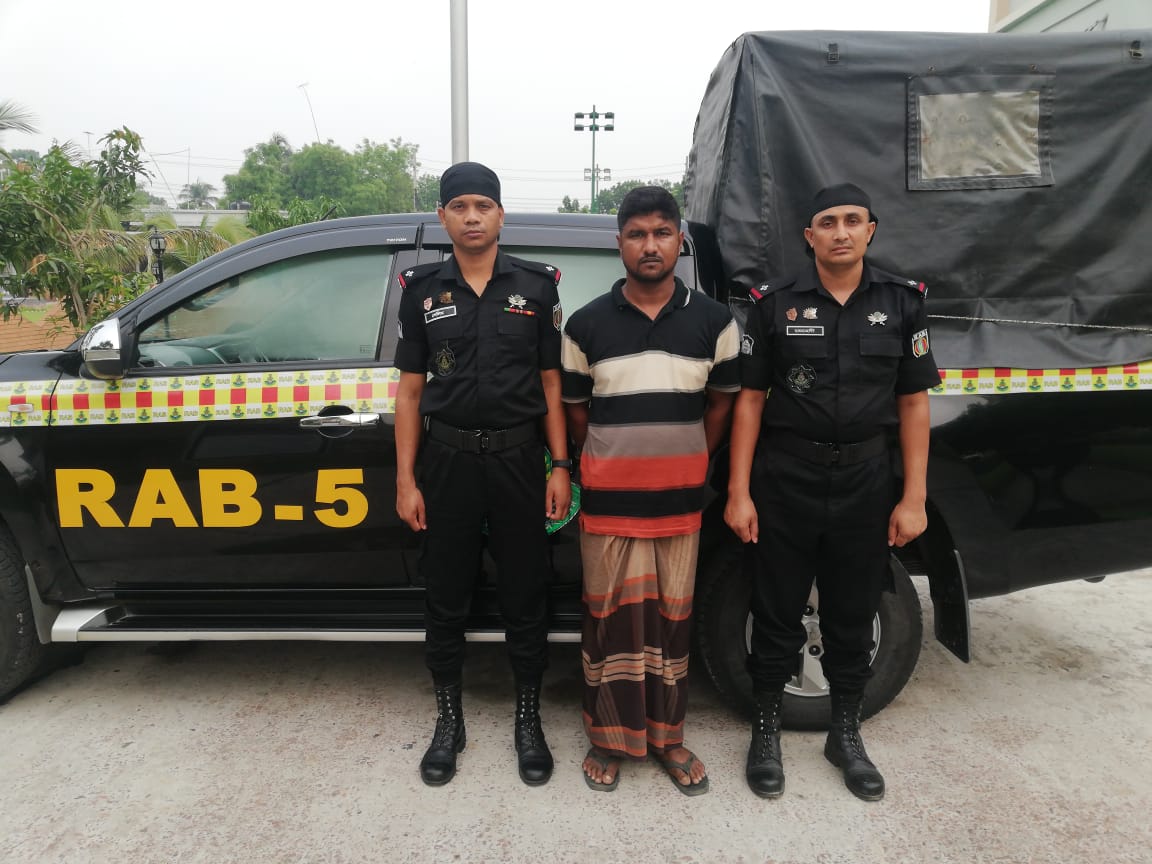 রাজশাহীতে ১০টি ওয়ান শুটারগানসহ কারবারি গ্রেপ্তার