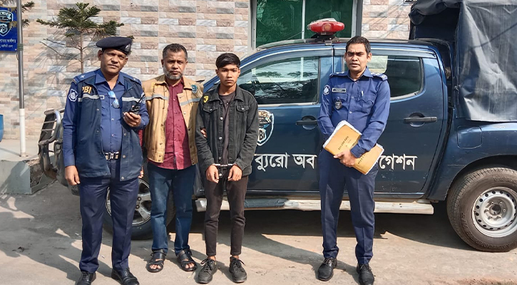 মদের টাকা সংগ্রহে গলা কেটে রিকশা চালককে হত্যা