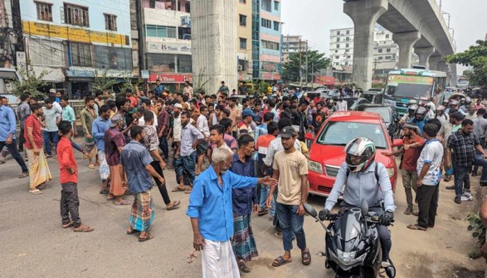 মিরপুরে পুলিশ-অটোরিকশা চালকদের সংঘর্ষ