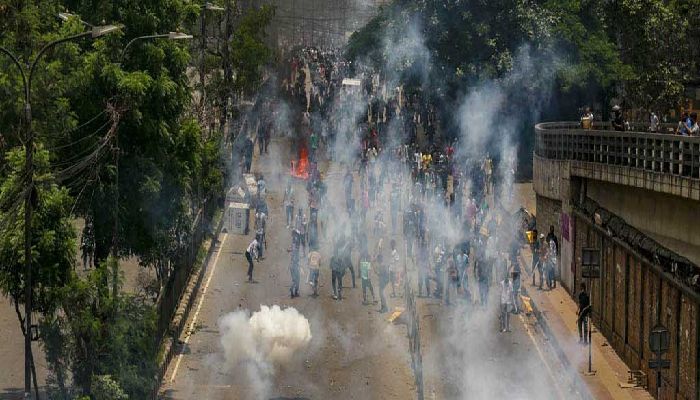 বাড্ডায় সংঘর্ষে এক গাড়ি চালক নিহতের খবর