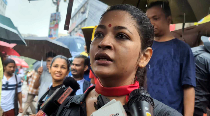শিক্ষার্থীদের মুক্তির দাবিতে সড়কে নামেন অভিনেত্রী বাঁধন