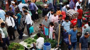 অবাধ চাঁদাবাজী ও সিন্ডিকেটের প্রভাবে অসহায় ক্রেতা