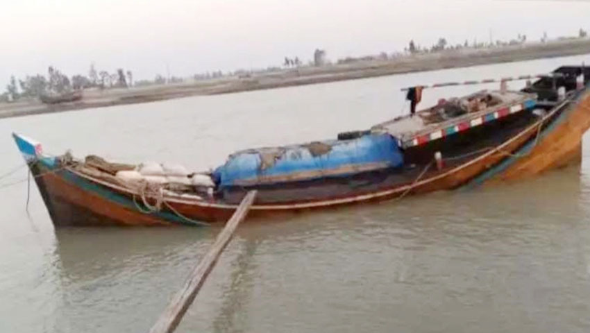 বঙ্গোপসাগরে ট্রলার ডুবি, ৪৪ জনকে জীবিত উদ্ধার