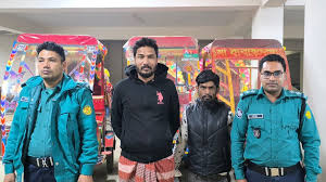 বগুড়ায় ট্রাকচাপায় বাবা-মেয়েসহ নিহত ৪