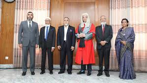 শপথ নিলেন নতুন সিইসি ও নির্বাচন কমিশনাররা