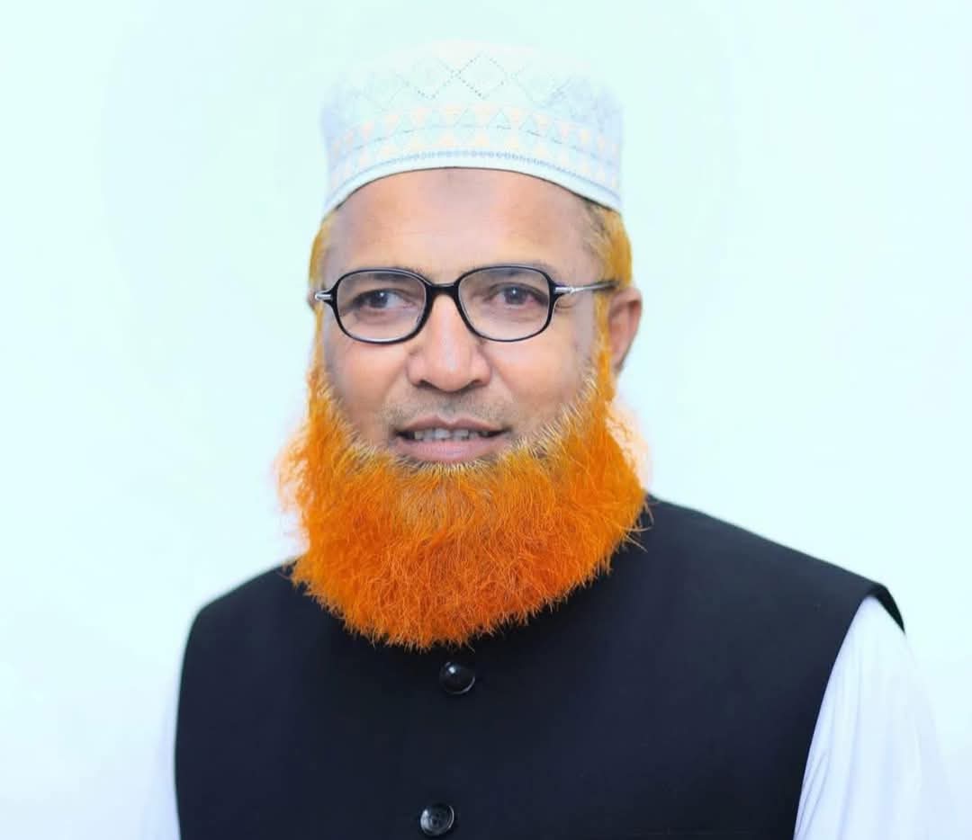 পরিবারের অভিযোগ: ছেলেকে না পেয়ে বাবাকে আটক