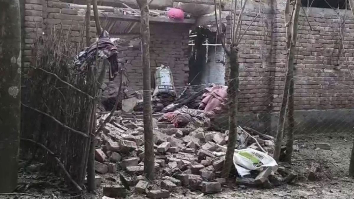 চাঁপাইনবাবগঞ্জে ককটেল তৈরির সময় বিস্ফোরণে ২ জন নিহত, আহত ৩