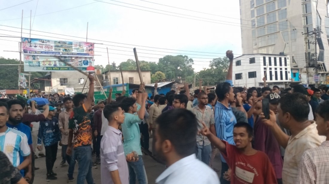 চট্টগ্রামে আন্দোলনকারীদের সঙ্গে ছাত্রলীগের সংঘর্ষে শিক্ষার্থীসহ নিহত ২