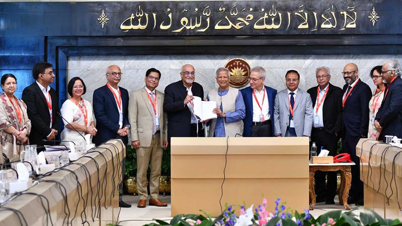 হাসিনার আমলে প্রতিবছর গড়ে পাচার ১৬ বিলিয়ন ডলার