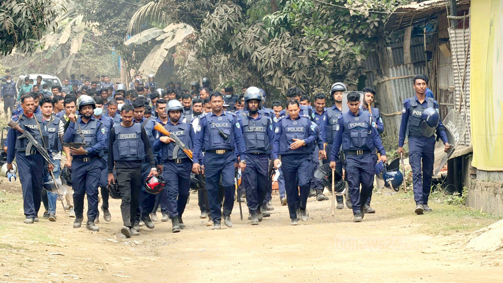 জঙ্গল ছলিমপুরে অভিযান ঠেকাতে কালভার্ট ভেঙে দিয়েছে সন্ত্রাসীরা