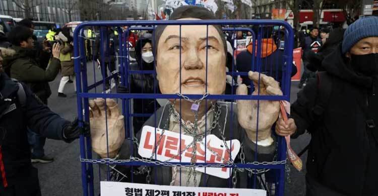 শেষ রক্ষা হলো না দক্ষিণ কোরিয়ার প্রেসিডেন্টের