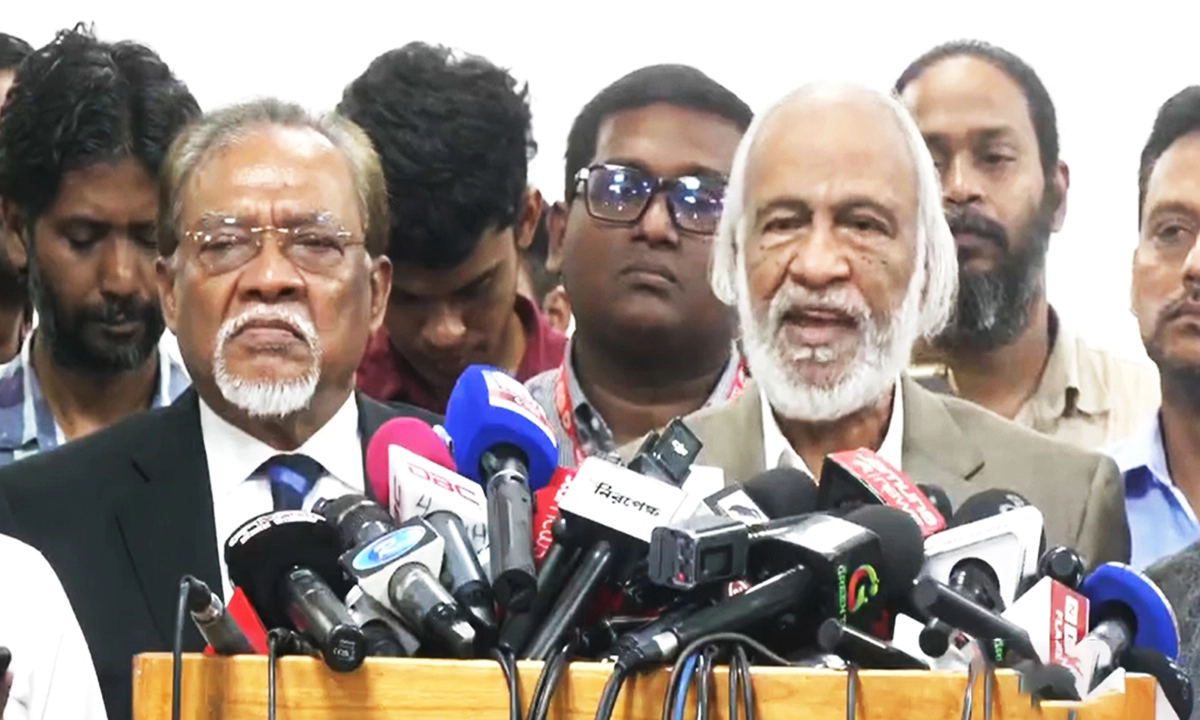 কমিশন নতজানু হলে সুষ্ঠু নির্বাচন সম্ভব নয়: মঈন খান