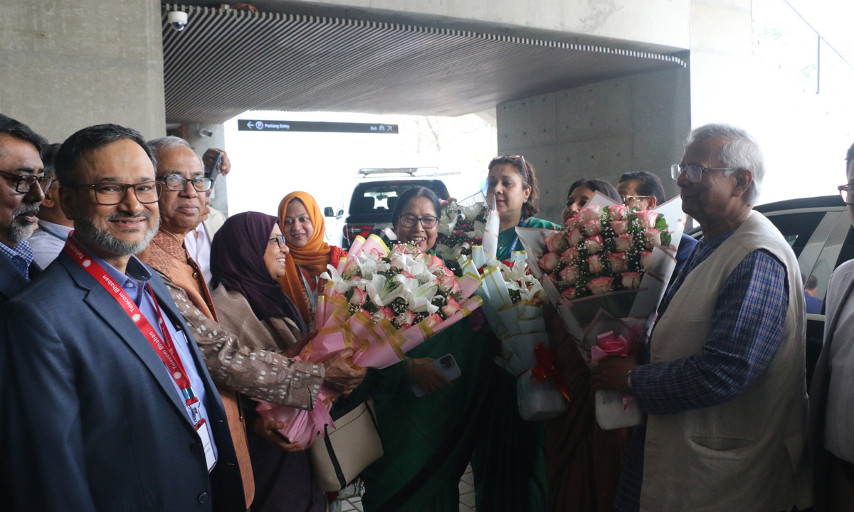 নিজ কর্মস্থলে ফিরলেন ড. মুহাম্মদ ইউনূস