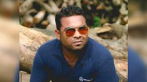 পথচারীকে বাঁচাতে গিয়ে সড়ক বিভাজকে মোটরসাইকেলের ধাক্কা, যুবকের মৃত্যু