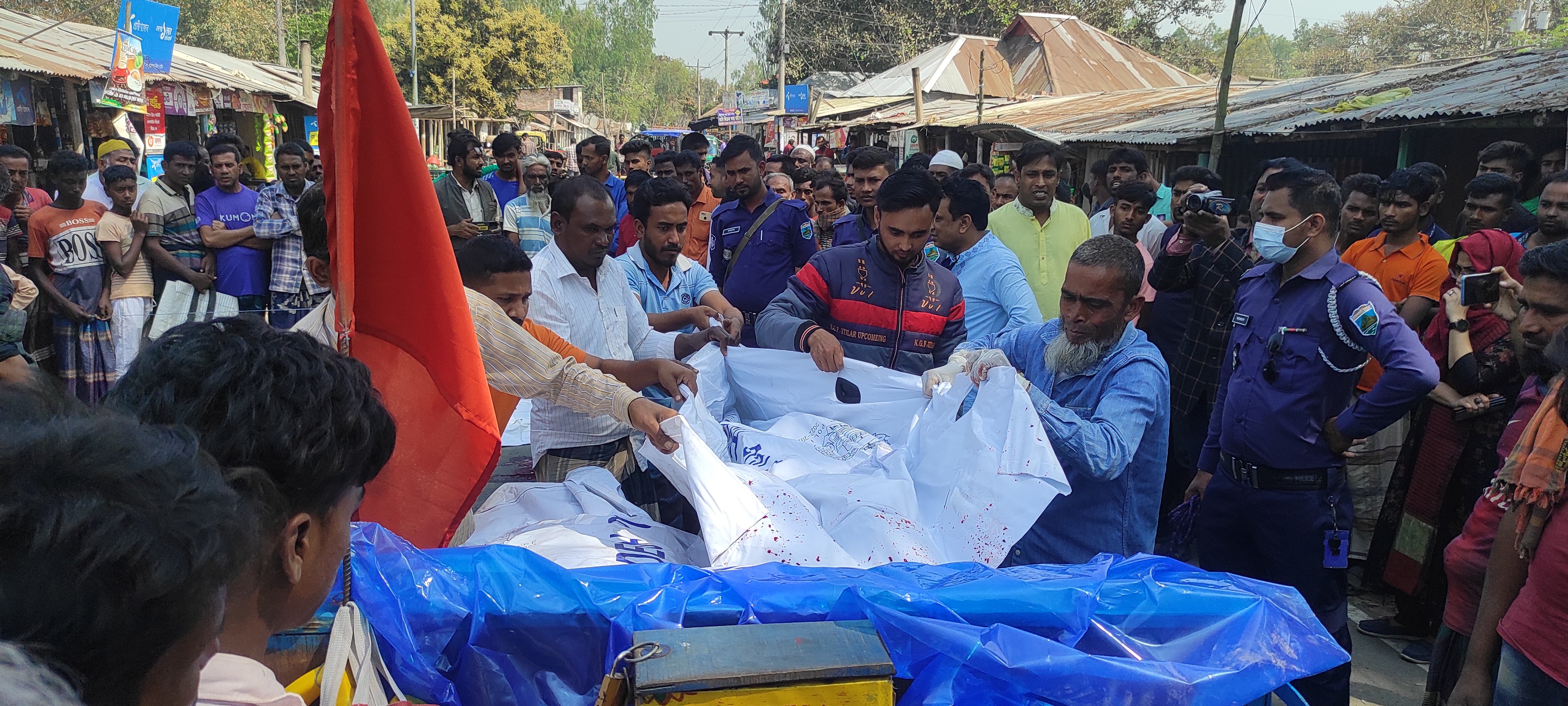 হবিগঞ্জে পৃথক সড়ক দুর্ঘটনায় নিহত ৩