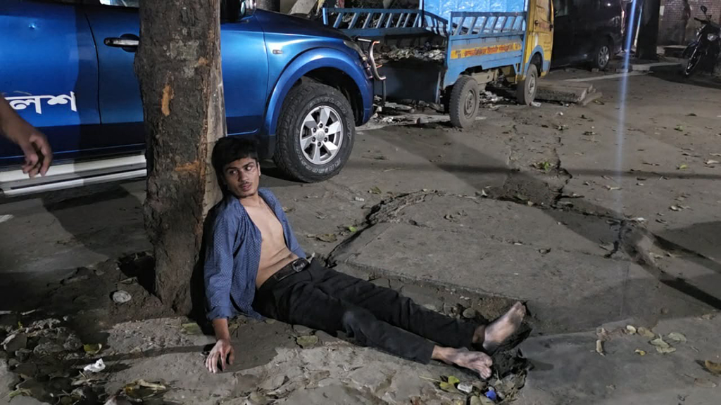 ছাত্রশক্তির বিরুদ্ধে ‘ছাত্রলীগ’ সন্দেহে ঢাবি শিক্ষার্থীকে মারধরের অভিযোগ