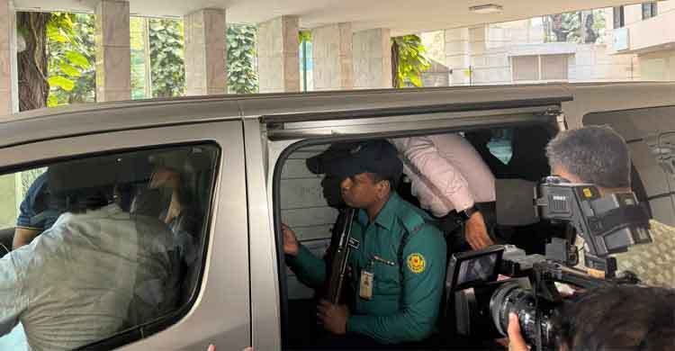 সাবেক ডিজিএফআই প্রধানের বাড়ি থেকে ২ কোটি ৪৫ লাখ টাকা উদ্ধার