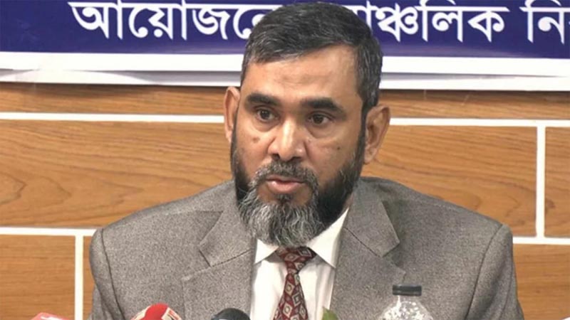 স্বচ্ছ নির্বাচনের জন্য গণমাধ্যমের বিকল্প নেই: ইসি সানাউল্লাহ