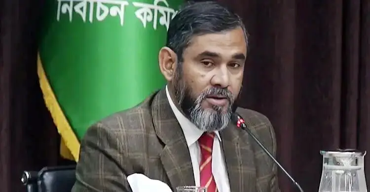 এবারের নির্বাচন লাইনচ্যুত ট্রেনকে লাইনে তোলার মতো: ইসি সানাউল্লাহ