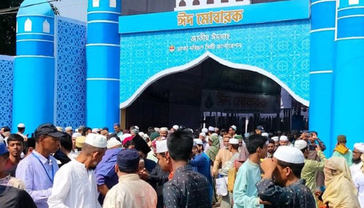 আজ পবিত্র ঈদুল আজহা