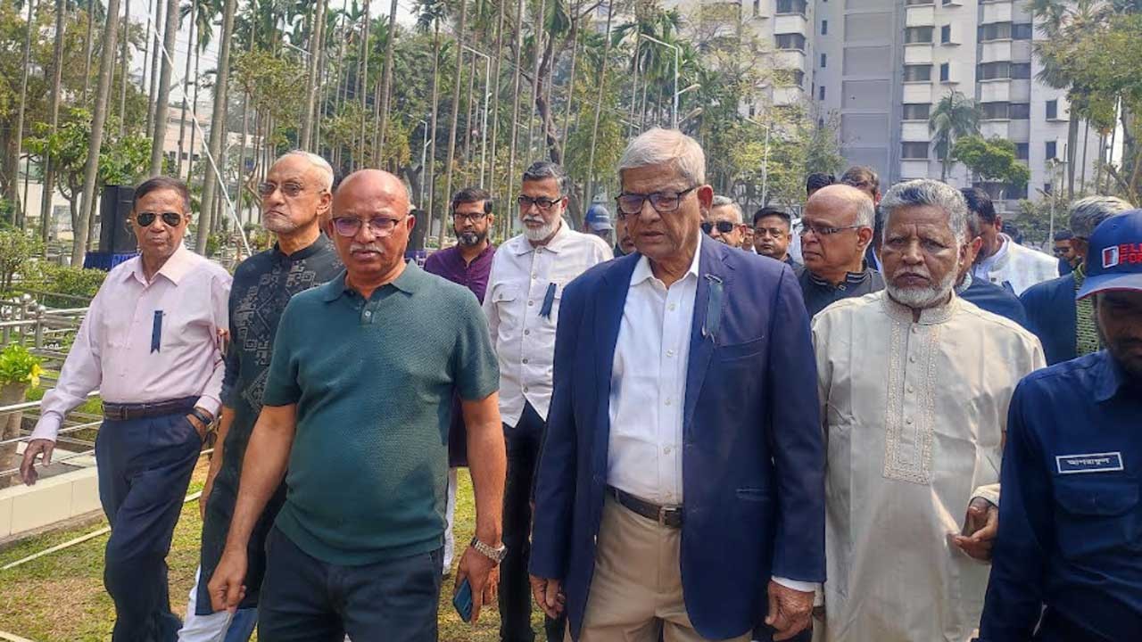 মনোবল ভাঙতেই ৫৭ কর্মকর্তাকে হত্যা: স্থানীয় সরকার মন্ত্রী