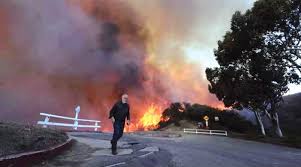 লস অ্যাঞ্জেলেসে ফের দাবানল, ৩০ হাজার বাসিন্দাকে সরানো হলো