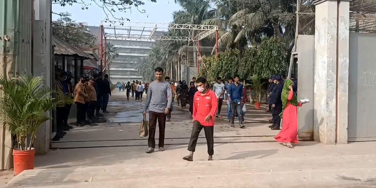 আশুলিয়া শিল্পাঞ্চলে ১২ পোশাক কারখানায় ছুটি